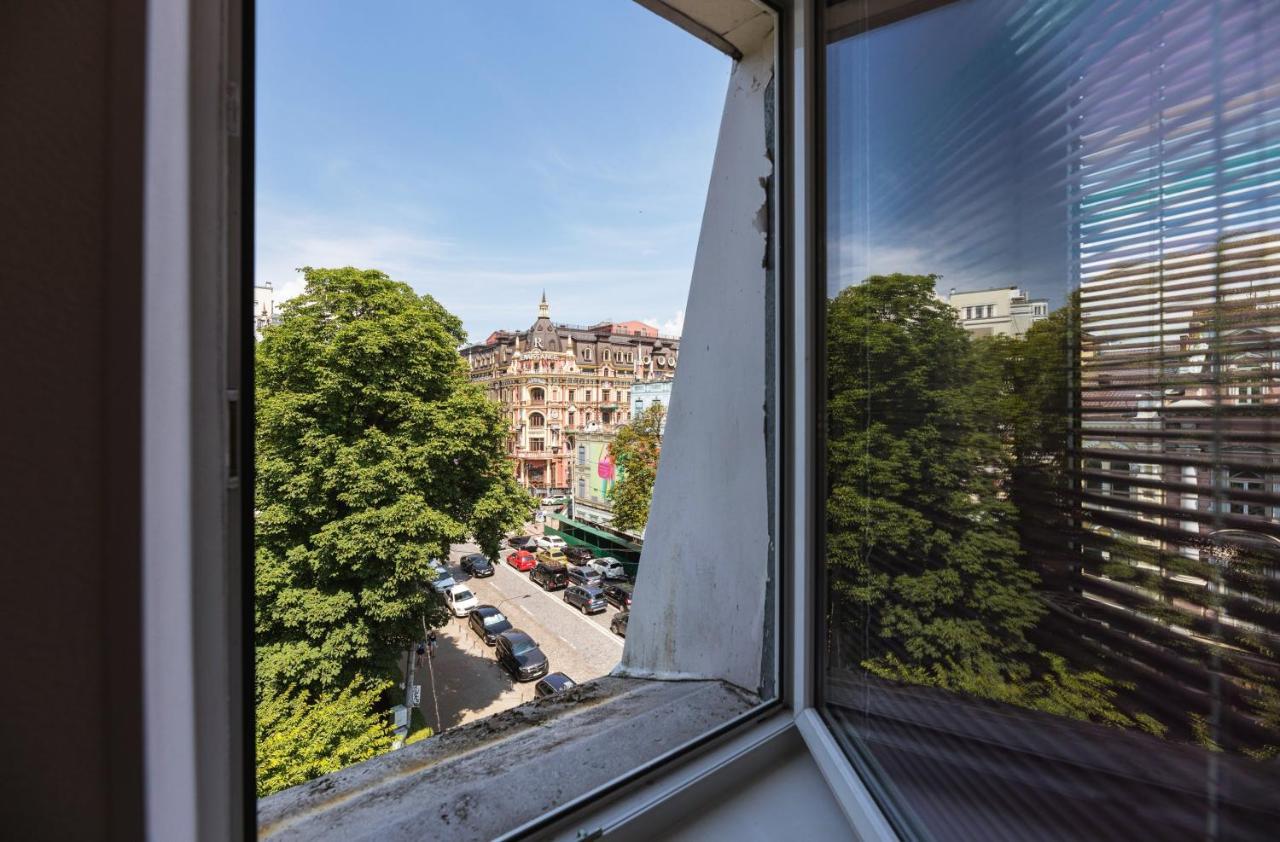 Guest House "Golden Gate 911 " Kyiv Exterior photo