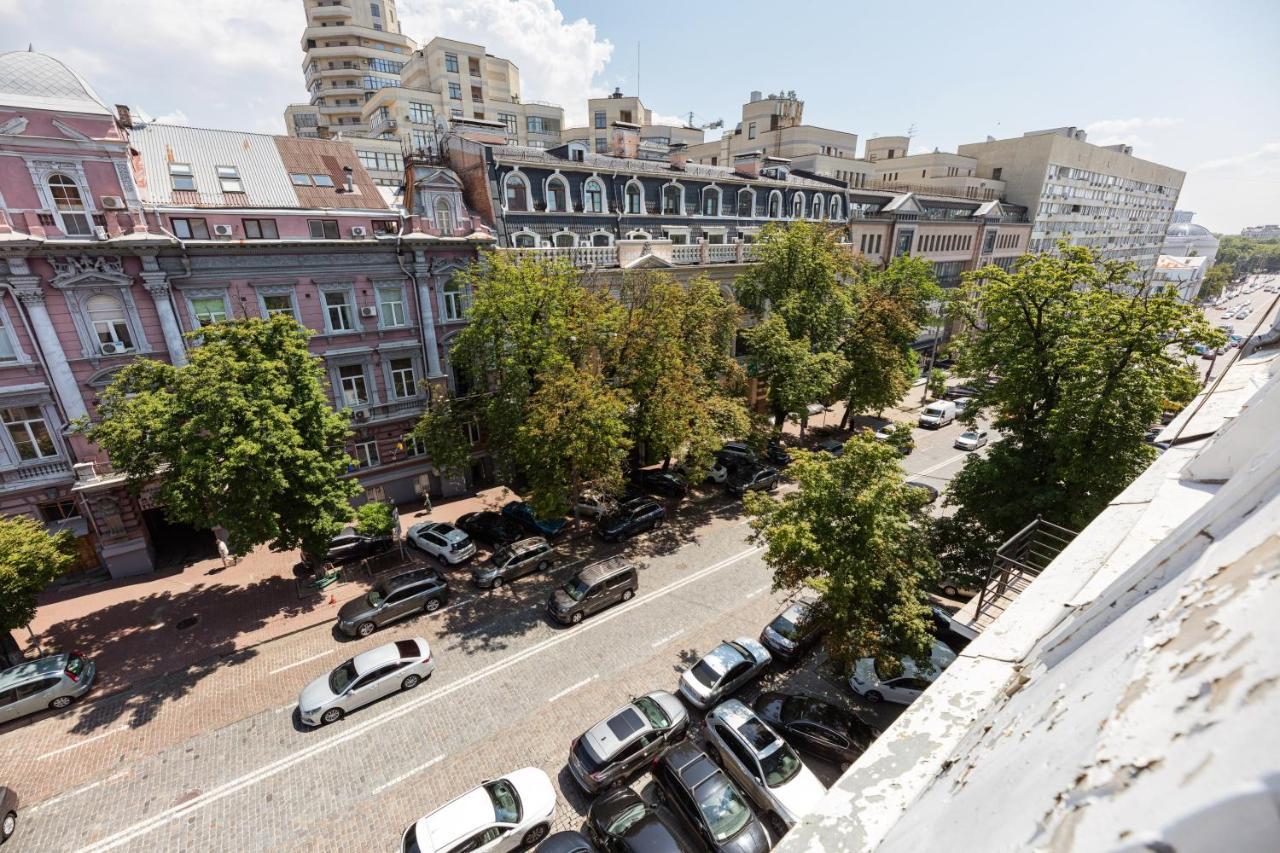 Guest House "Golden Gate 911 " Kyiv Exterior photo