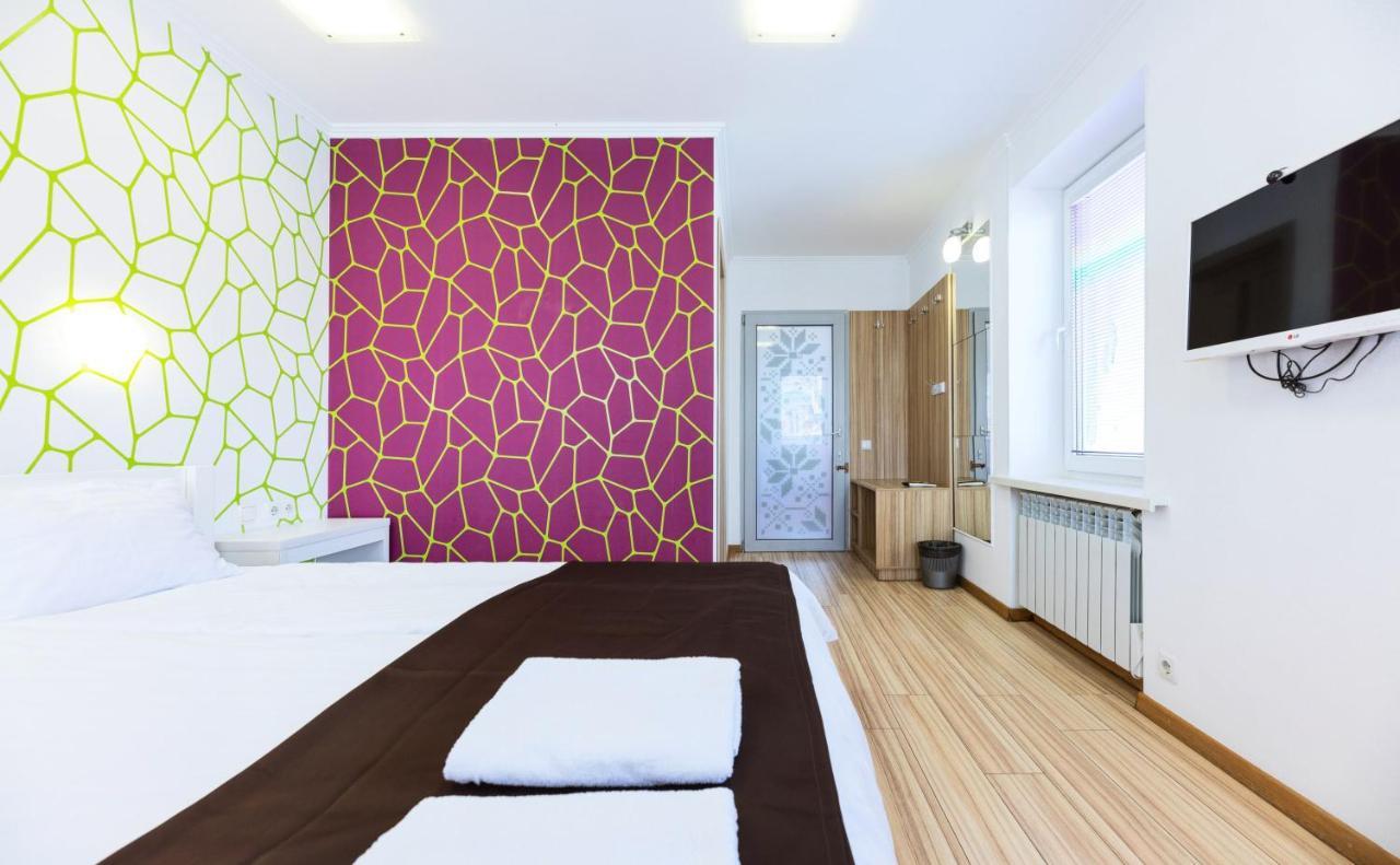 Guest House "Golden Gate 911 " Kyiv Exterior photo