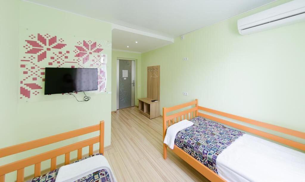 Guest House "Golden Gate 911 " Kyiv Exterior photo