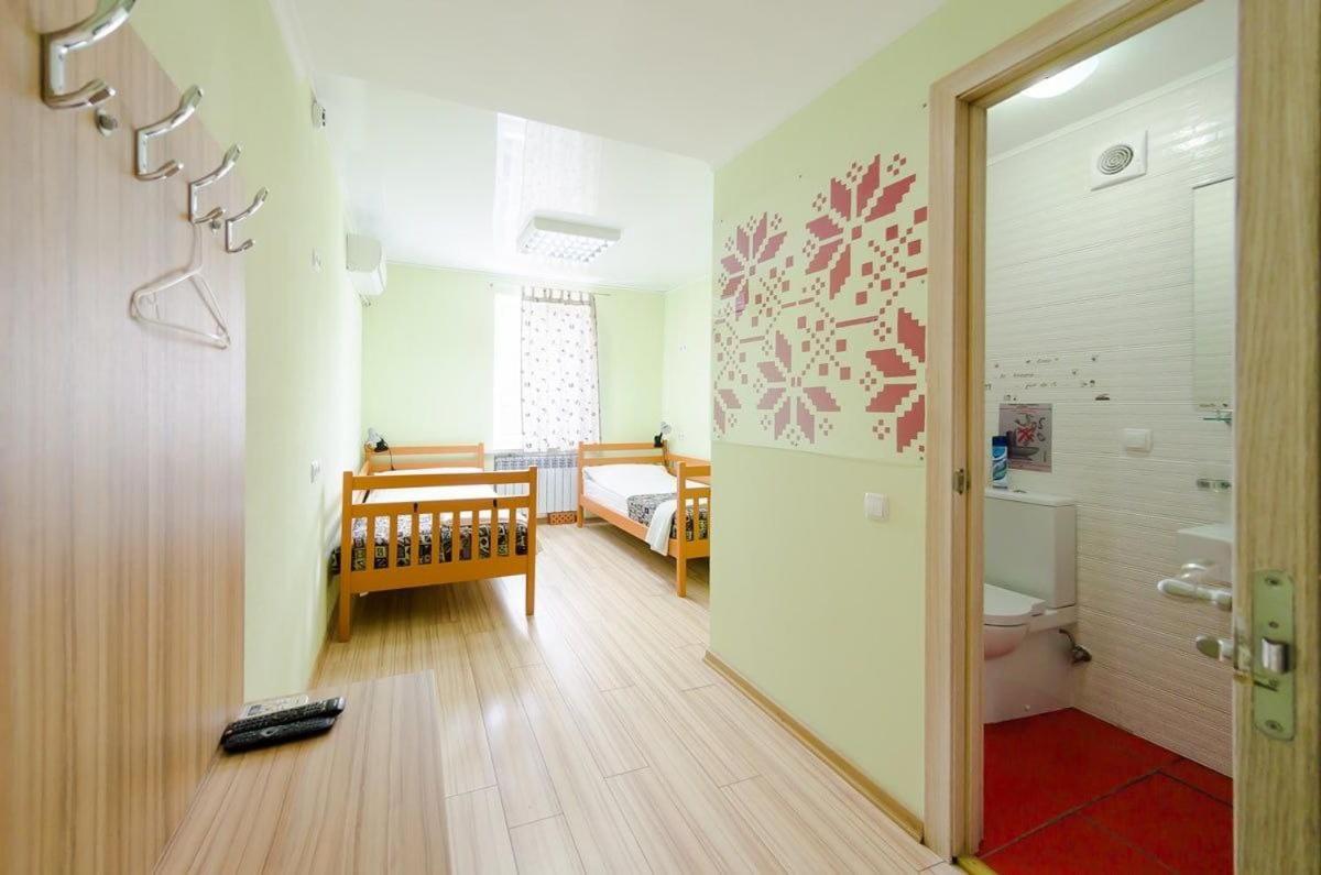 Guest House "Golden Gate 911 " Kyiv Exterior photo