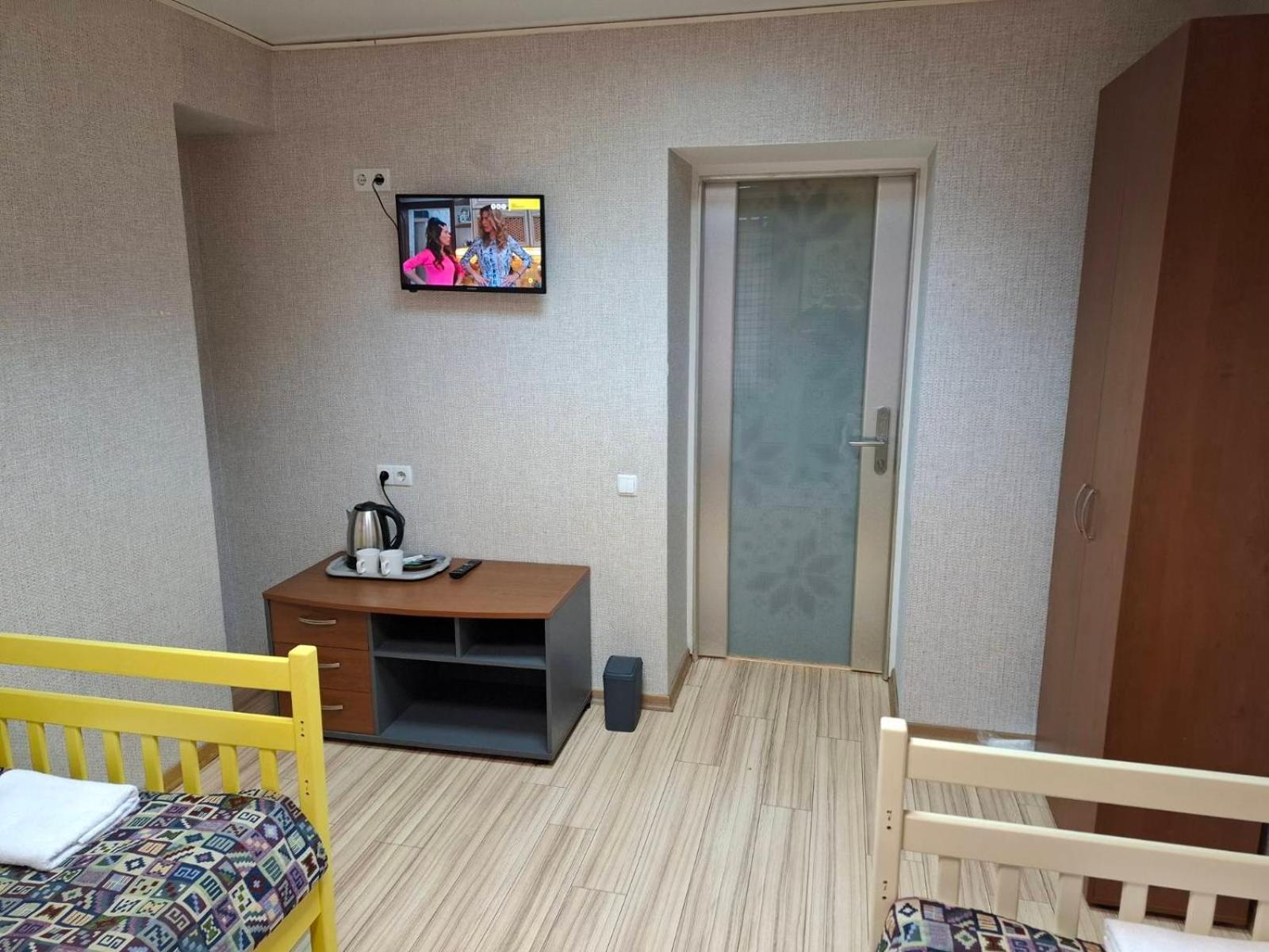 Guest House "Golden Gate 911 " Kyiv Exterior photo